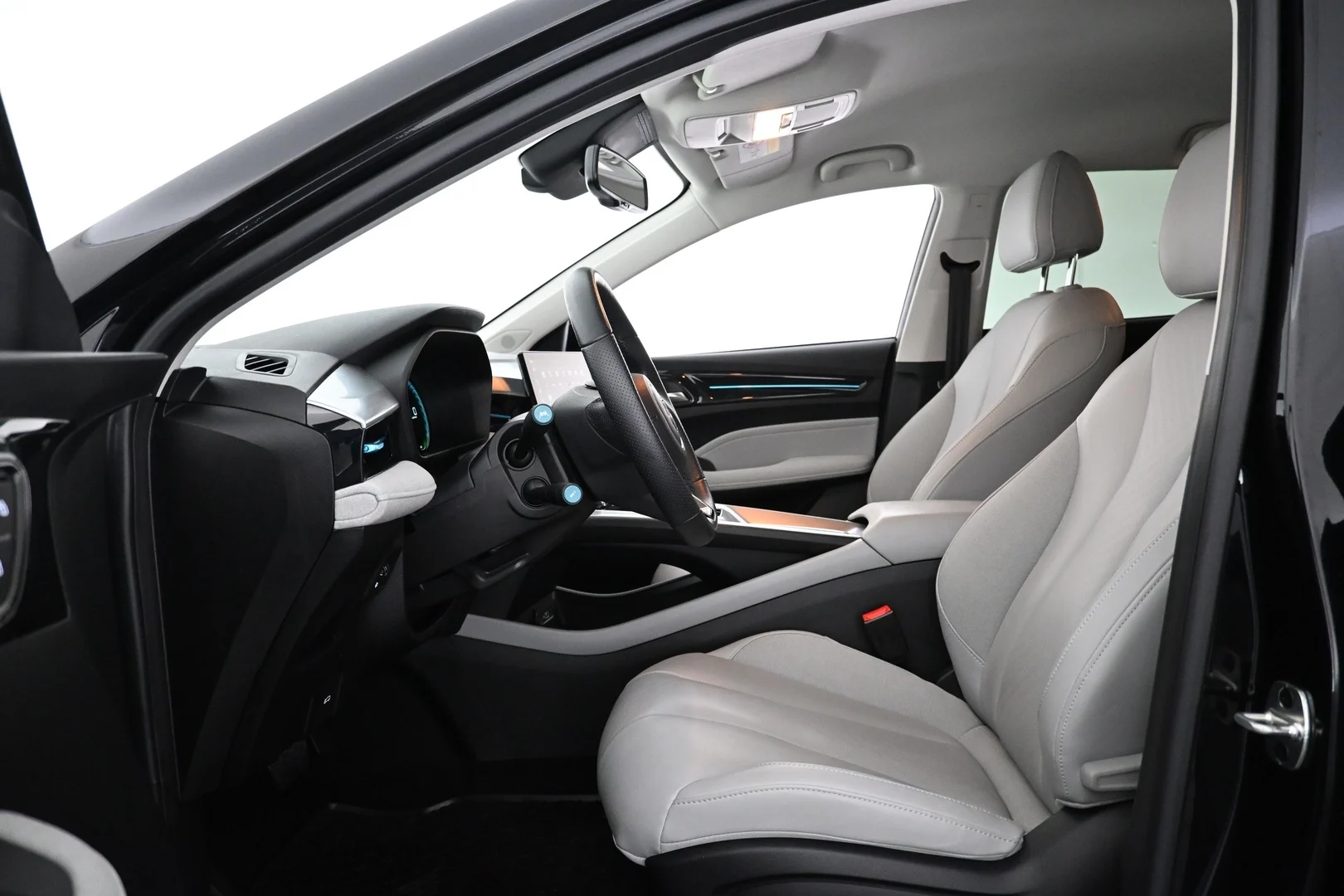 Car Image - KPYKQeoxSD4m4BOpxpijj