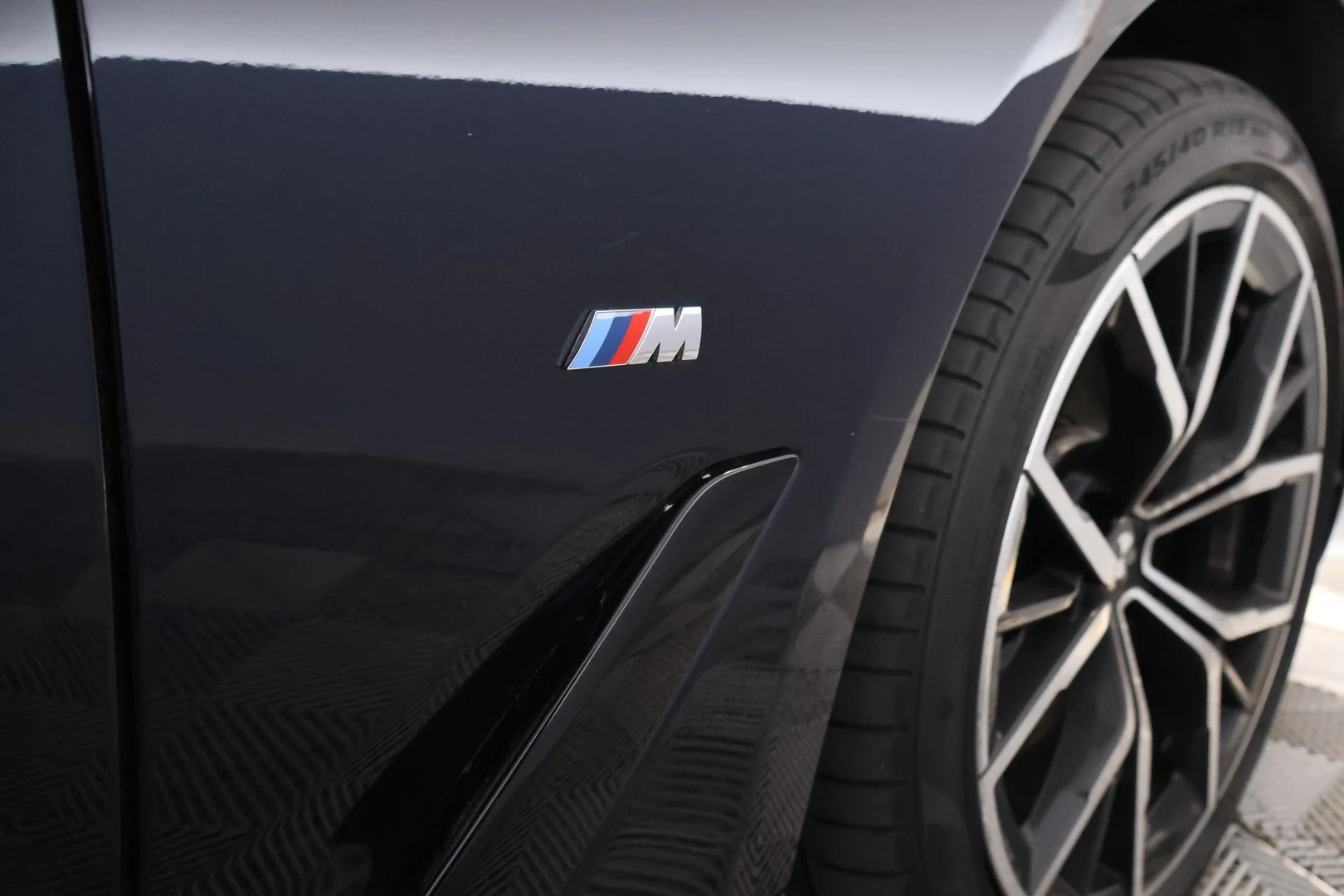 Car Image - 4YHOfKHrURFYGoZf2CTjgl