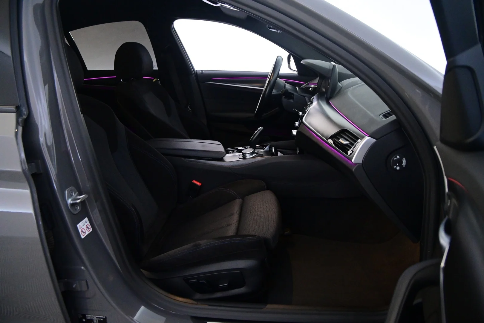 Car Image - 2WaOLTtCt8VPRc06knqU7d