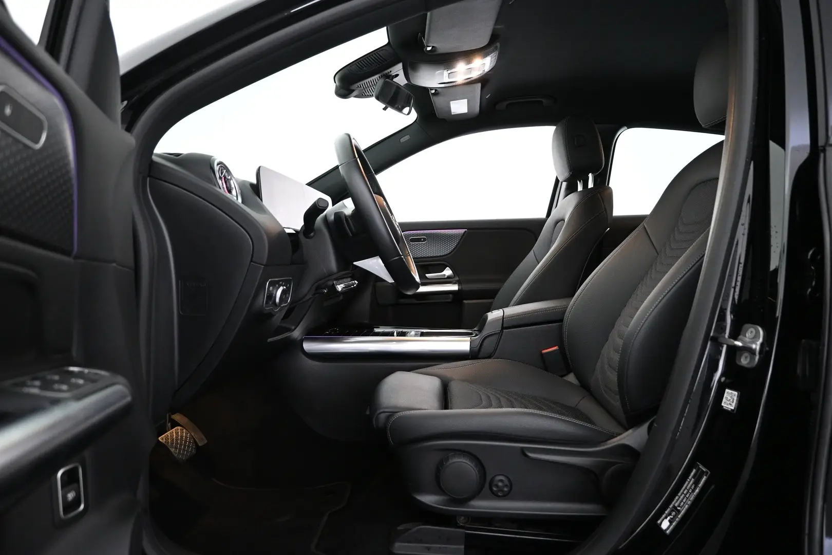 Car Image - uhrAahCGLl4loxZAeZUNF