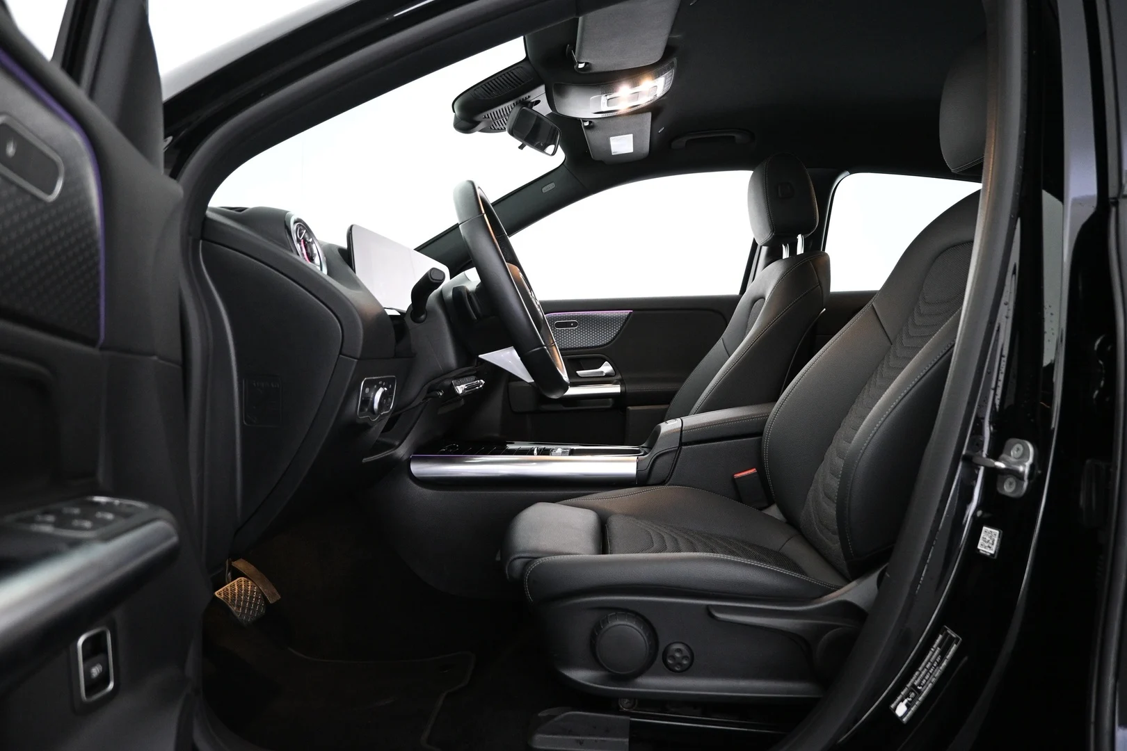 Car Image - uhrAahCGLl4loxZAeZUNF