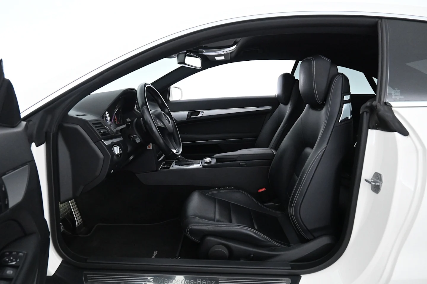 Car Image - eOtrXOnbG3N40wfuXa4ur