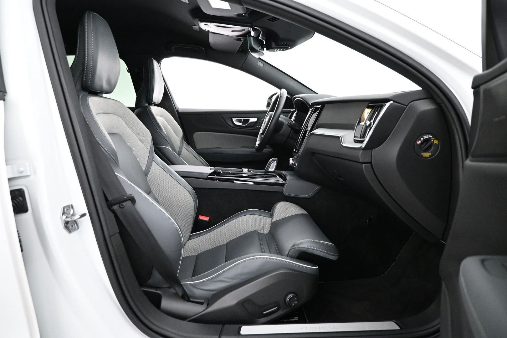 Car Image - 6kkPHiKwprAf9m3aHmhilY