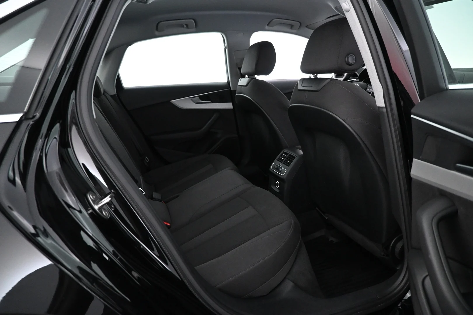 Car Image - 39q3ypuGnLL4P4s0bOcEPP