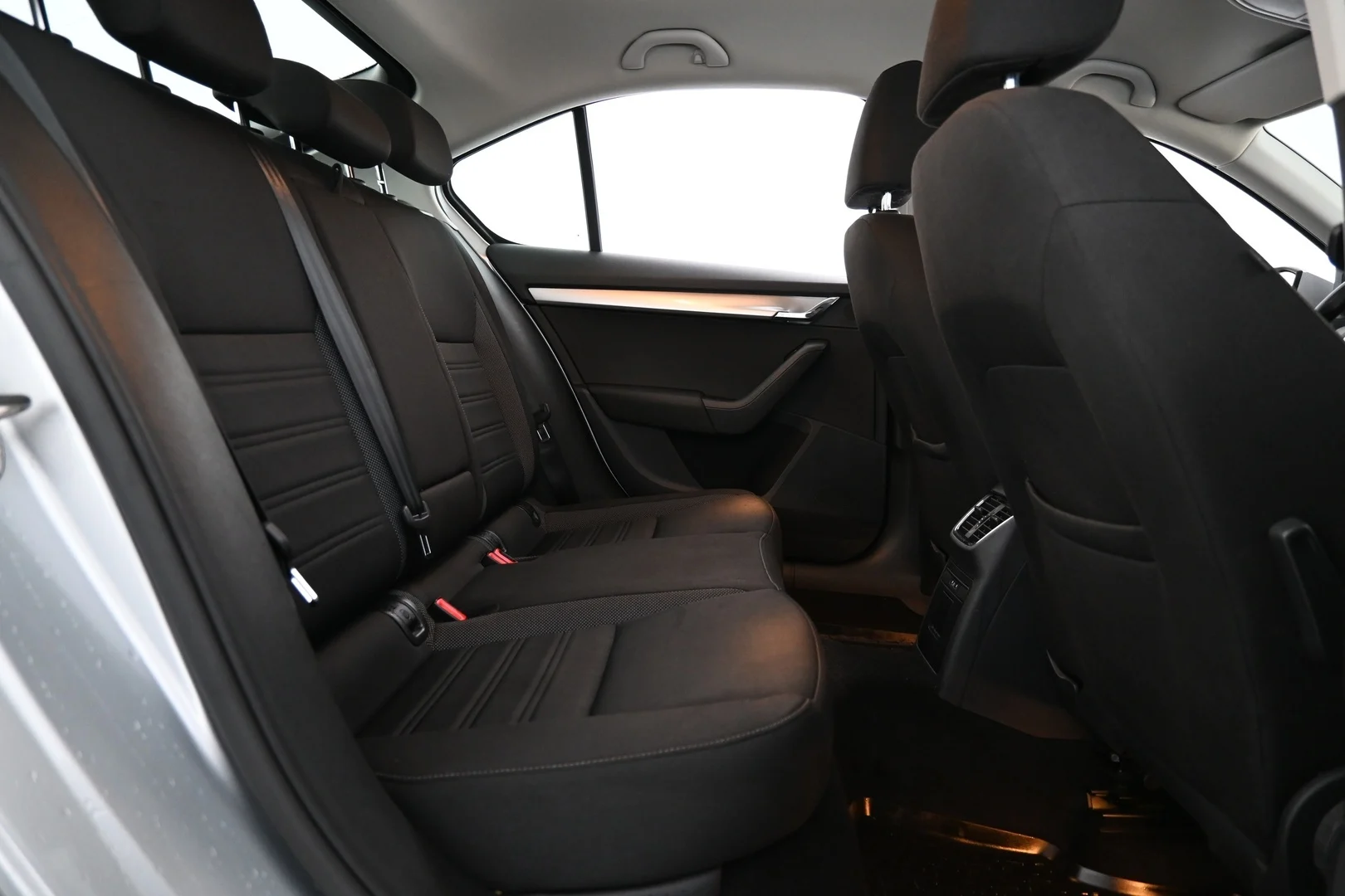 Car Image - 5UxozruUhcRIn5c3jeUMLm
