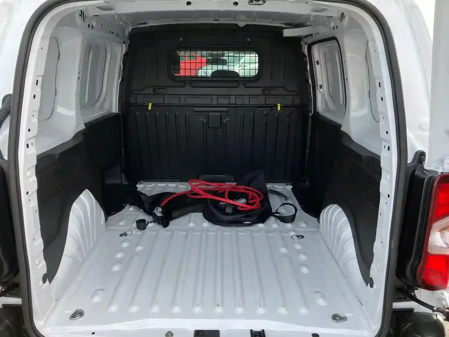 Car Image - 4vacUBNpQjJUW5o8N02KVK