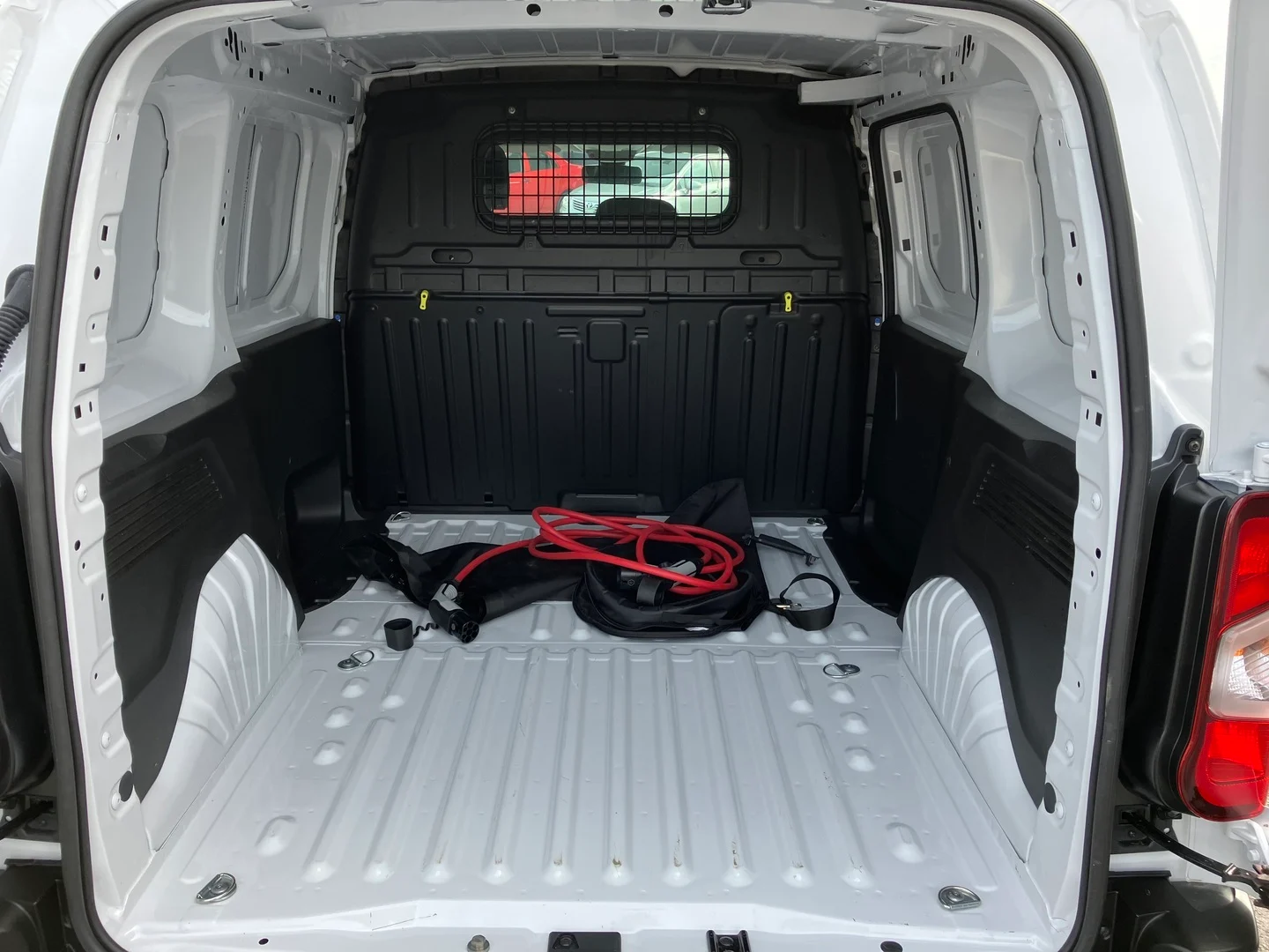 Car Image - 4vacUBNpQjJUW5o8N02KVK