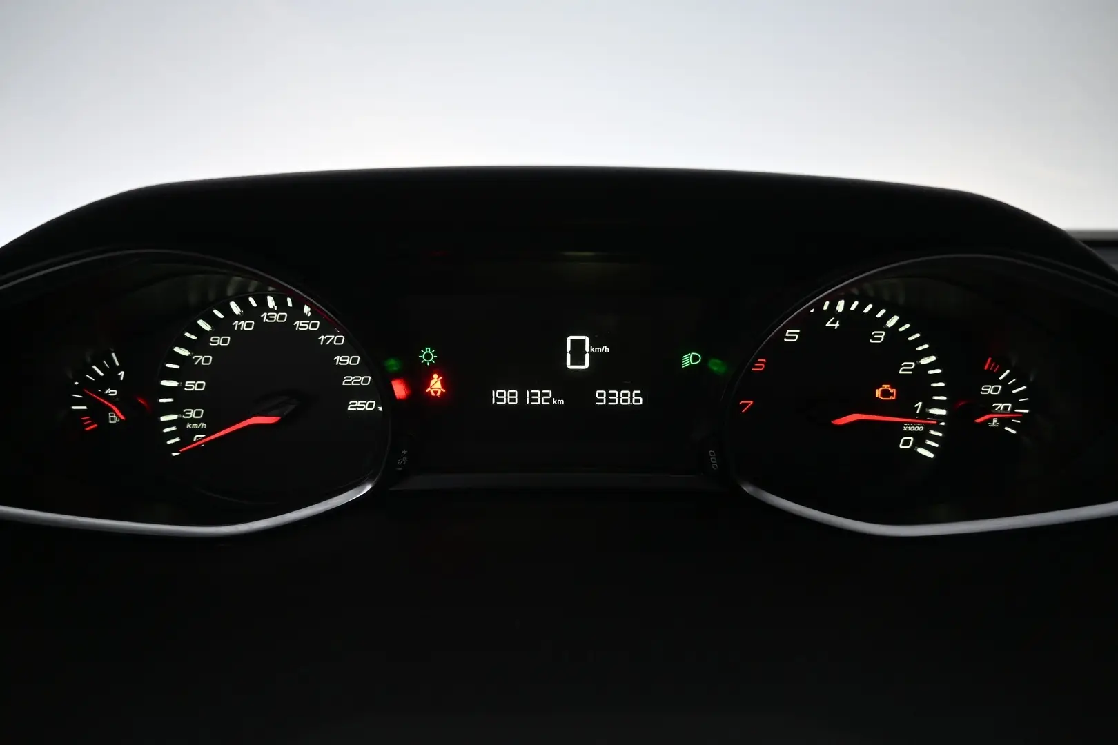 Car Image - 30VzJJF0S6Z4HvZj0SRFxu
