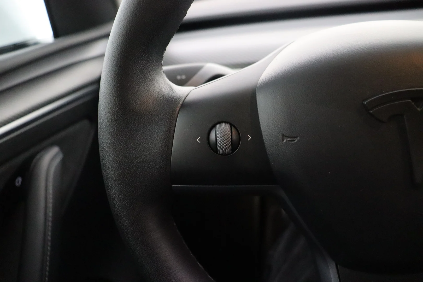 Car Image - 1mGeeUlYiJGJRhMrp1S42K