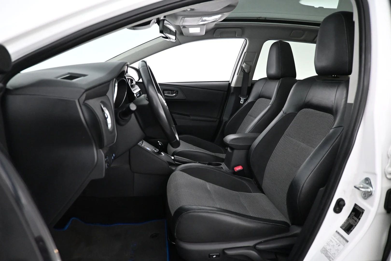 Car Image - 7rS3YzG52WR56eX1d587LI