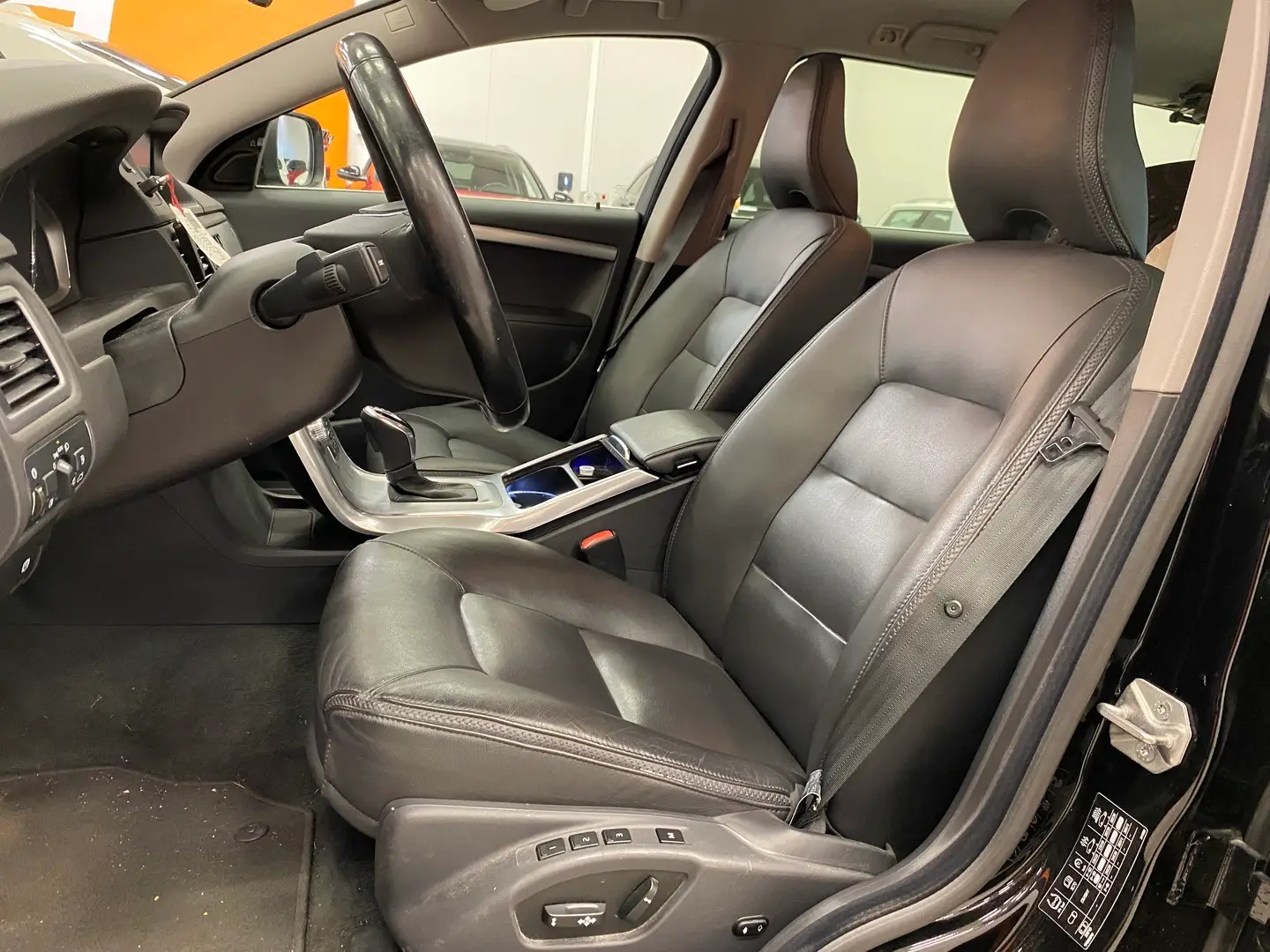 Car Image - 51VwY6sWe3k8lYlNGUq7x5