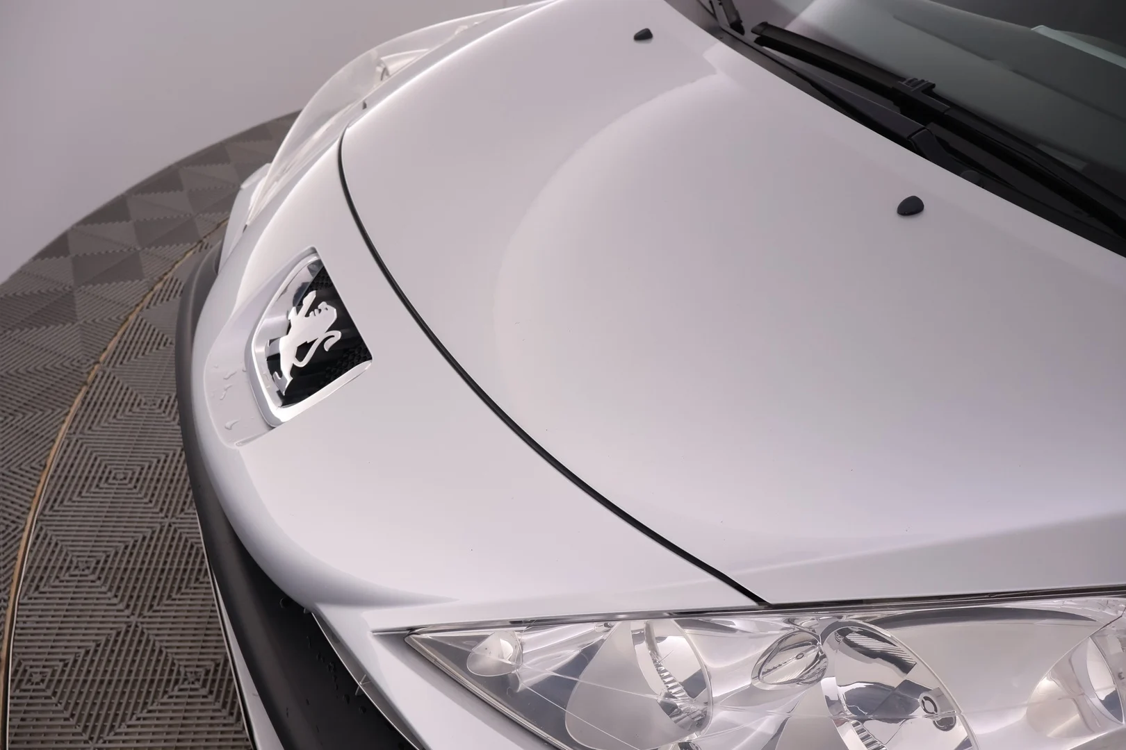 Car Image - 2nW7VEmzxaDTSC4UPOotQ7