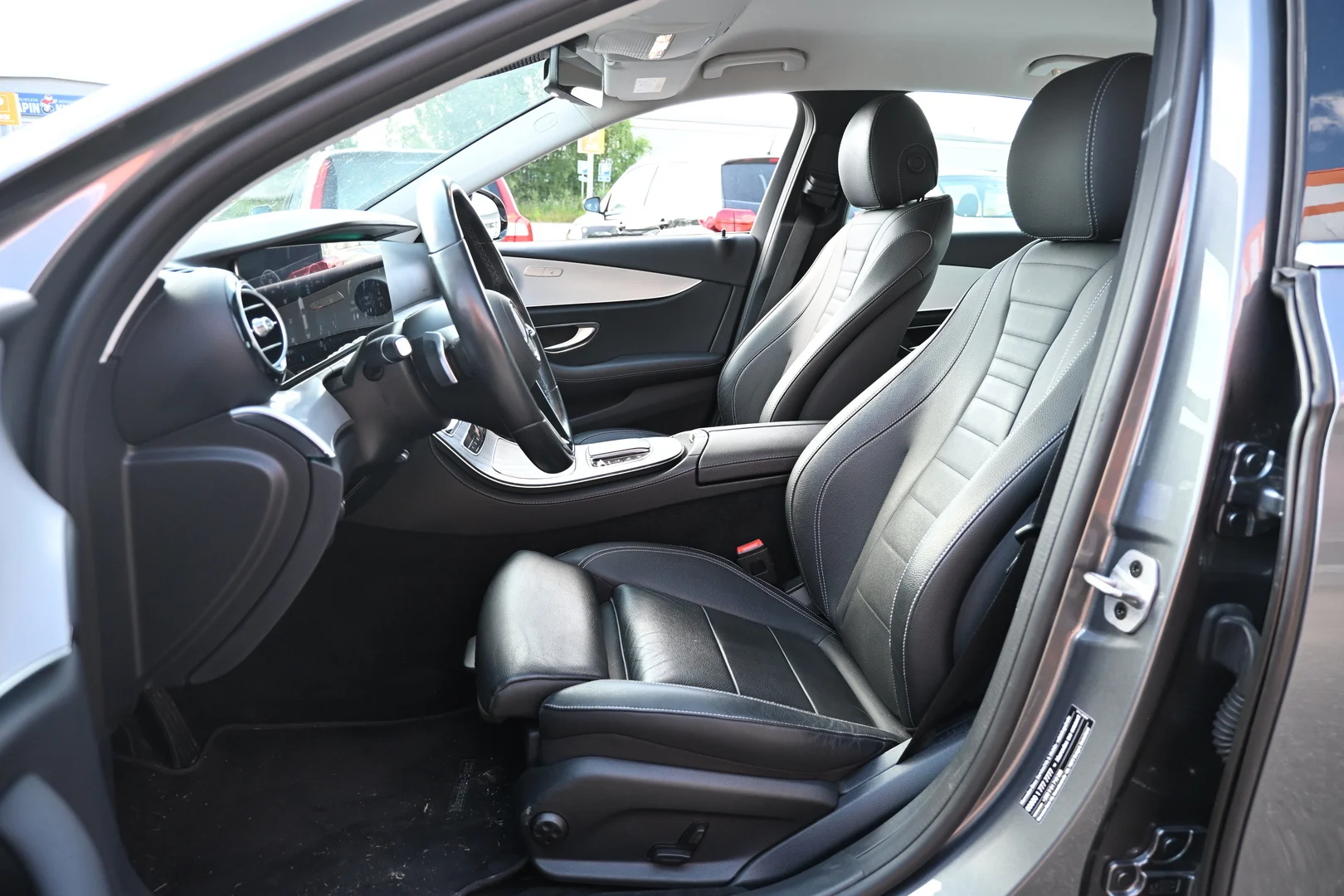 Car Image - qBbLFdbz9InBszjdJl3Ja