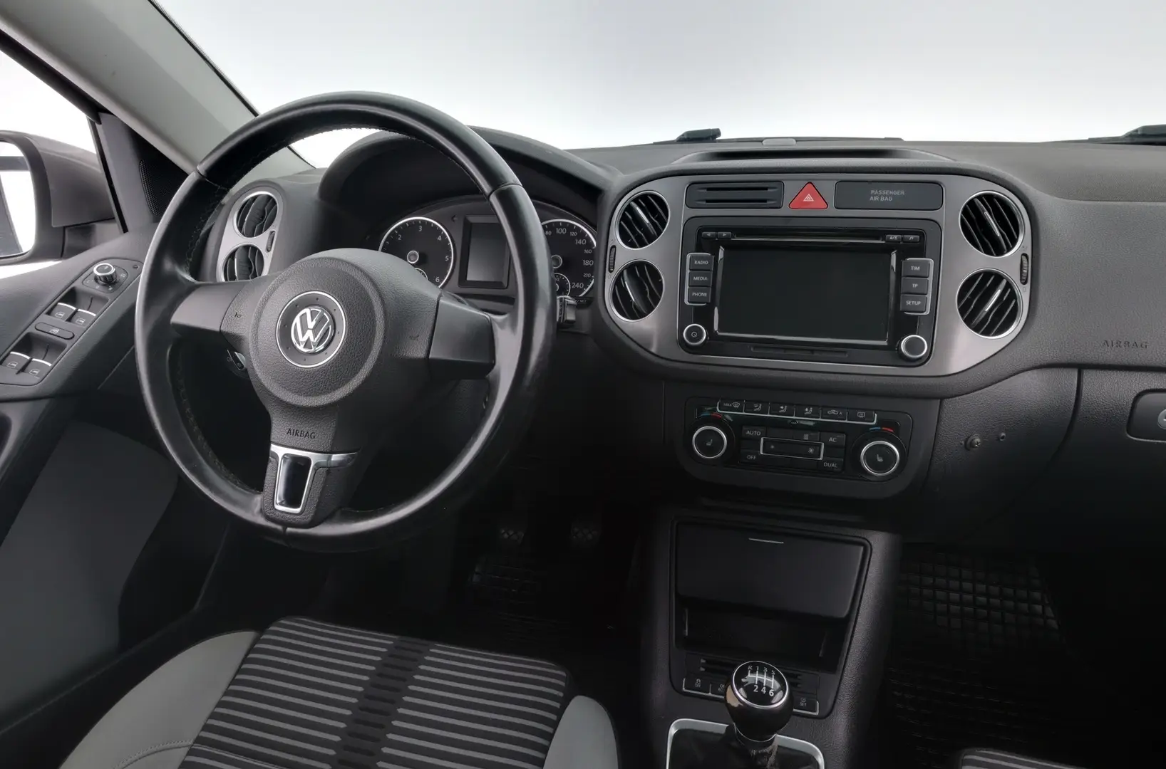 Car Image - 4KEKr0xuxUIpmBJrGd71ip