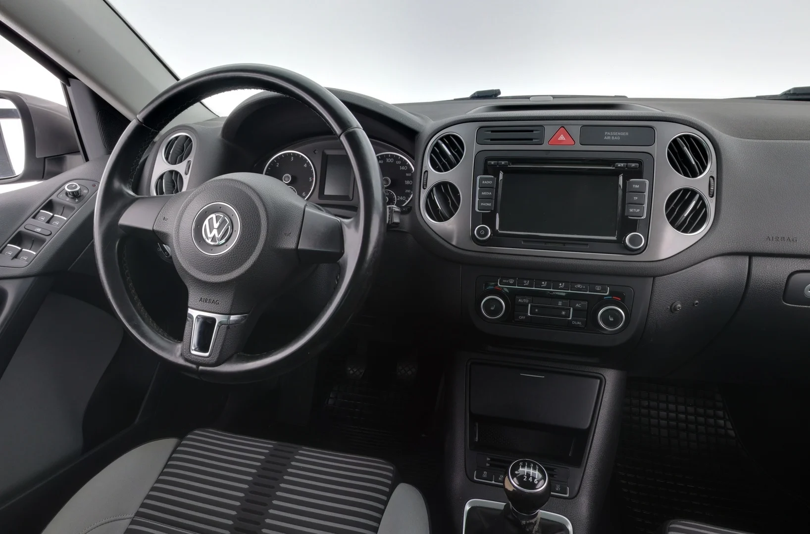 Car Image - 4KEKr0xuxUIpmBJrGd71ip