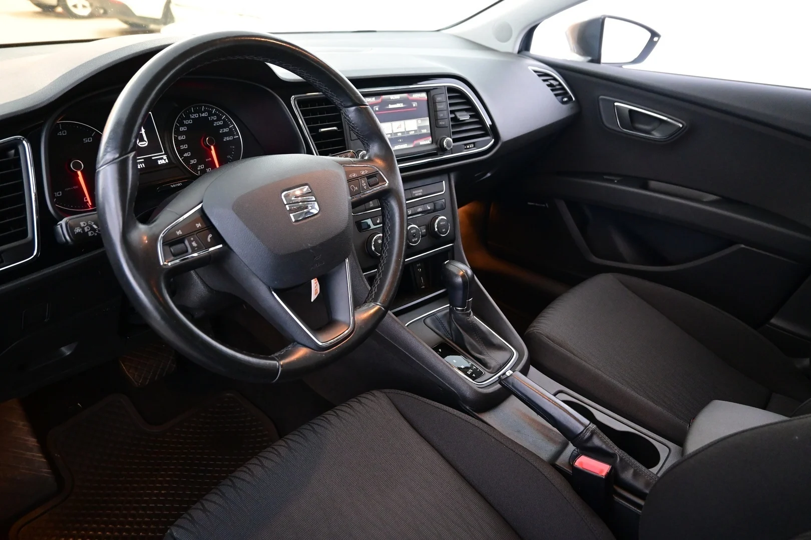 Car Image - JXXDgwWVhxrXqtBEXmkAt