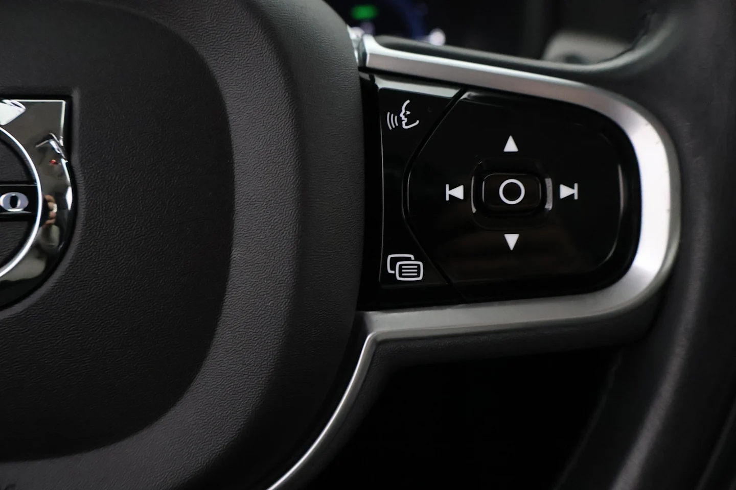 Car Image - 3YH1vpQW71BFXo5zbQGTJ6