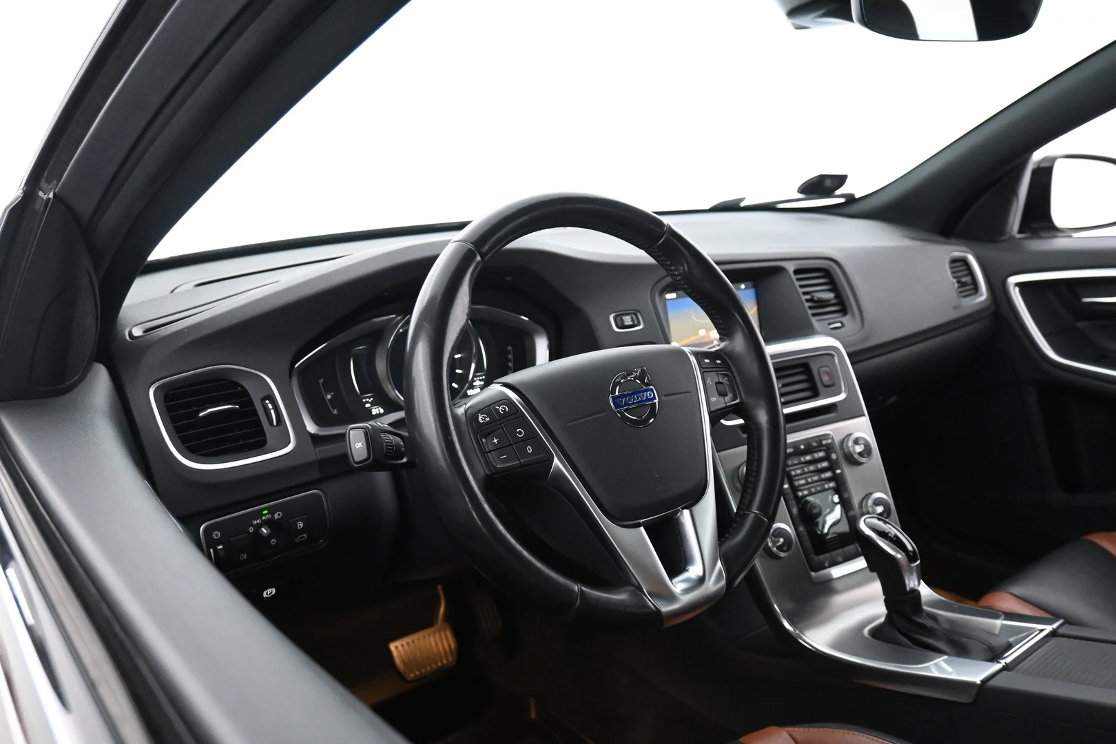 Car Image - 1PFg1fOTlp9Dygn1AxzQhv
