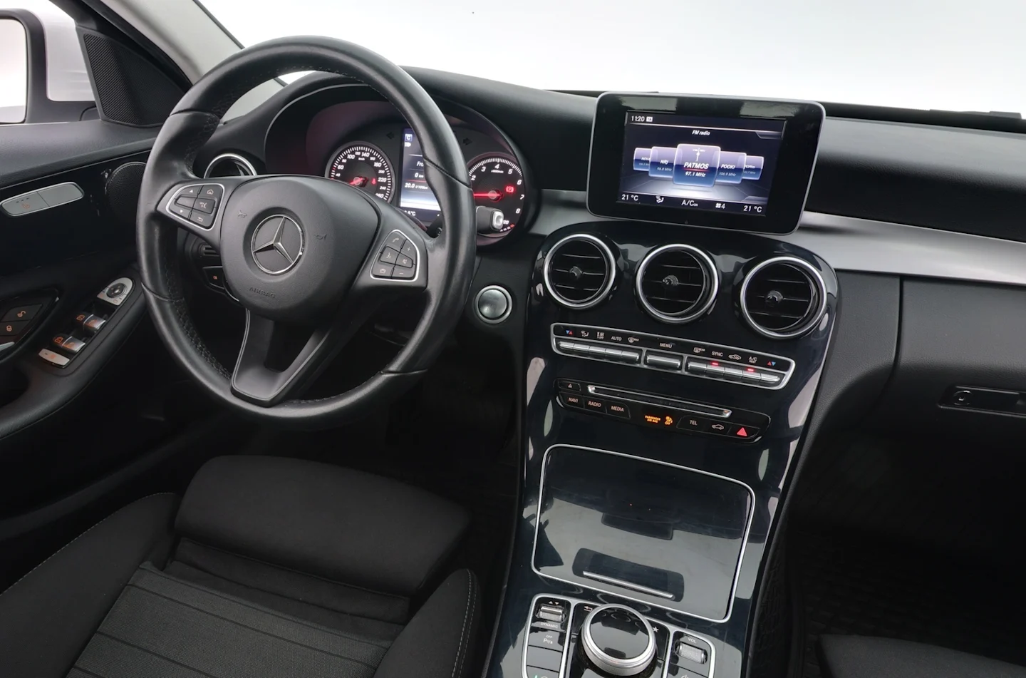 Car Image - OvwsuDmTUT99tNMYn9Ogp