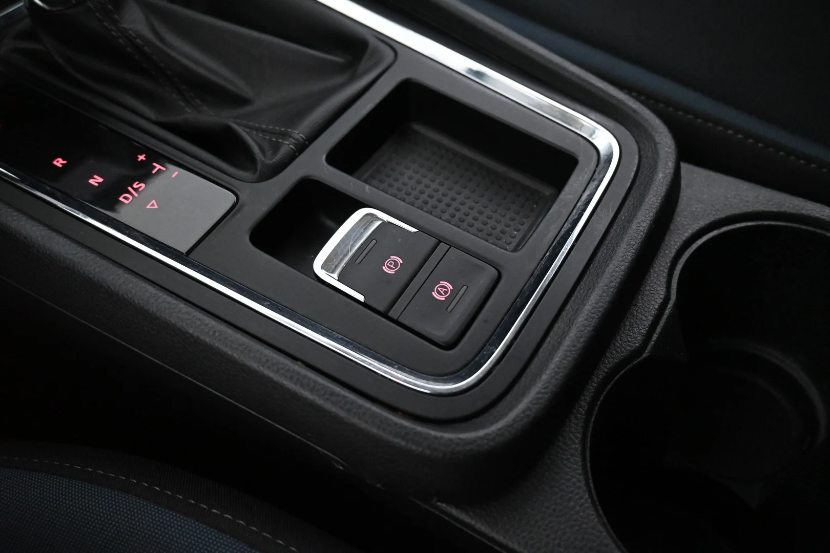 Car Image - 4L42kVXMlqwXO5GJKeHN8j