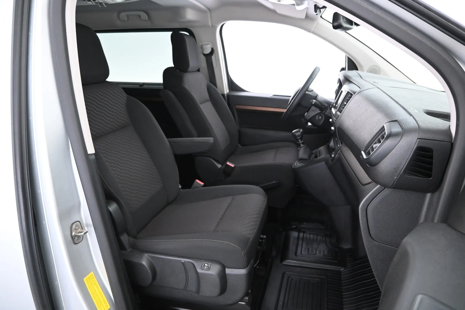 Car Image - 21uC8C11efLx47yy3pnDQ5