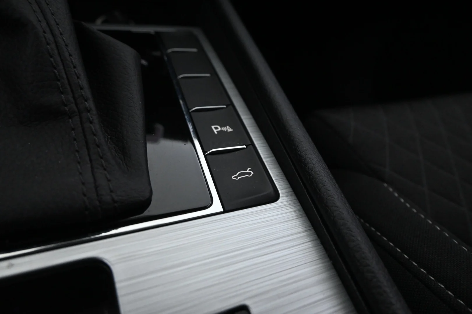 Car Image - 37uLGZlfg4mDXVQZo50t25
