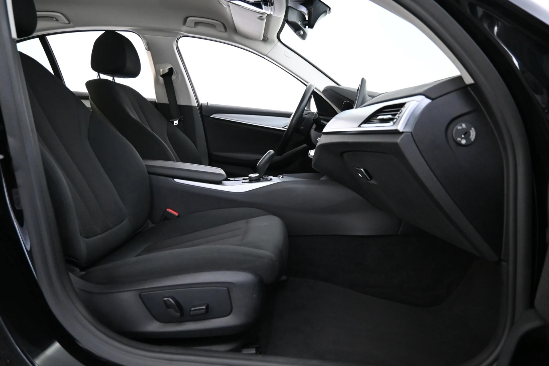 Car Image - 3BEKXkOLrhfs5hu6STfQ7P