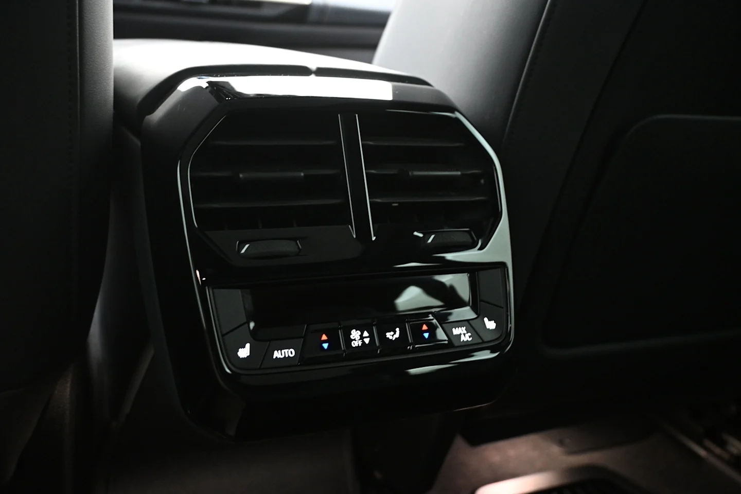 Car Image - 8UdxnS6IeT3L8El08Si0K