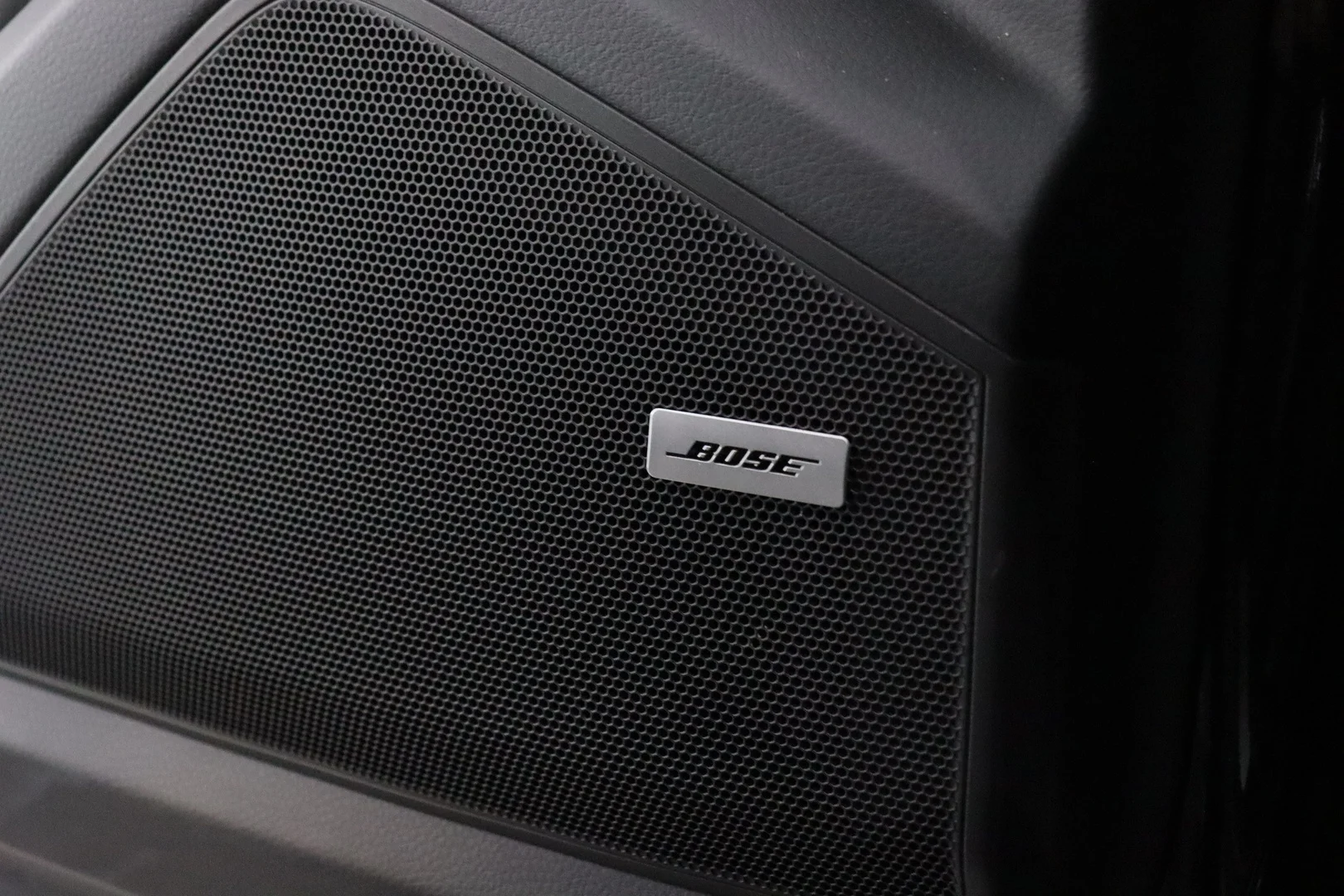 Car Image - JcfdJXjBU80tu0Igl4oBV
