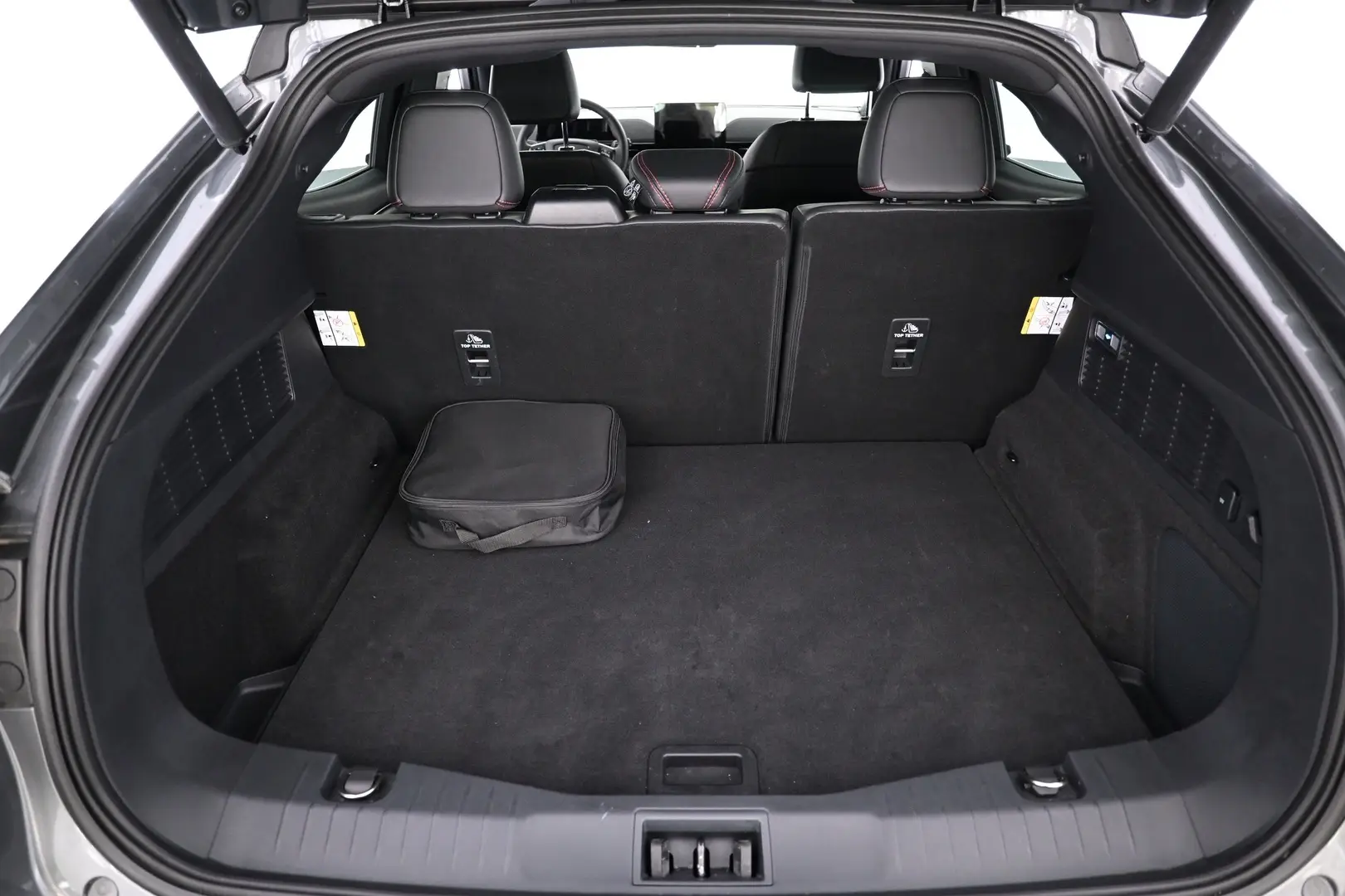 Car Image - eDfwDZQwS4RliEIbbpd5U
