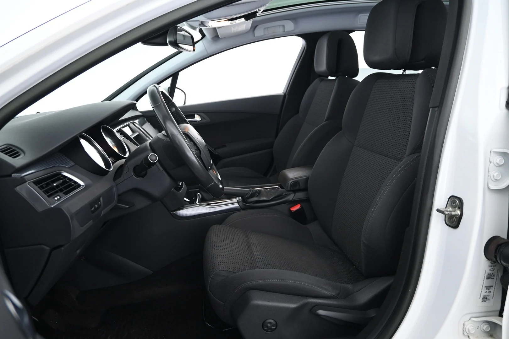 Car Image - 1ShlTeww3I33yliTcIYpXF