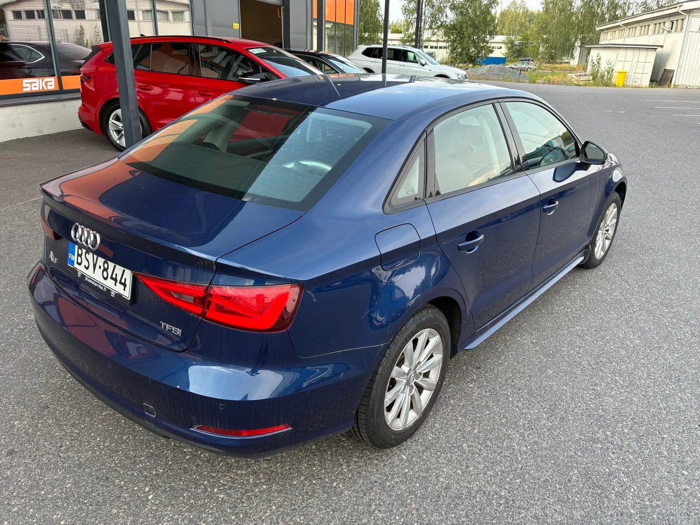 Car Image - Xy9sHnHE8HKHkBIMVVsjt