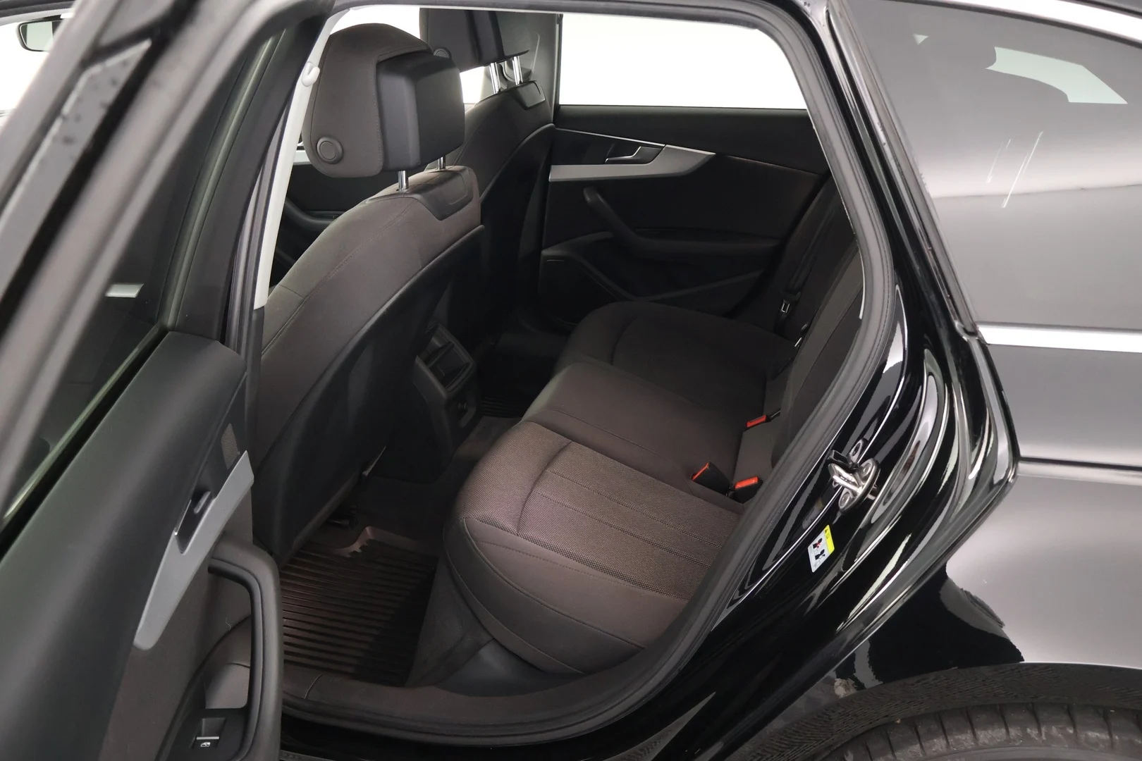 Car Image - ZFoNA7uoi1W0VLLggmUvd