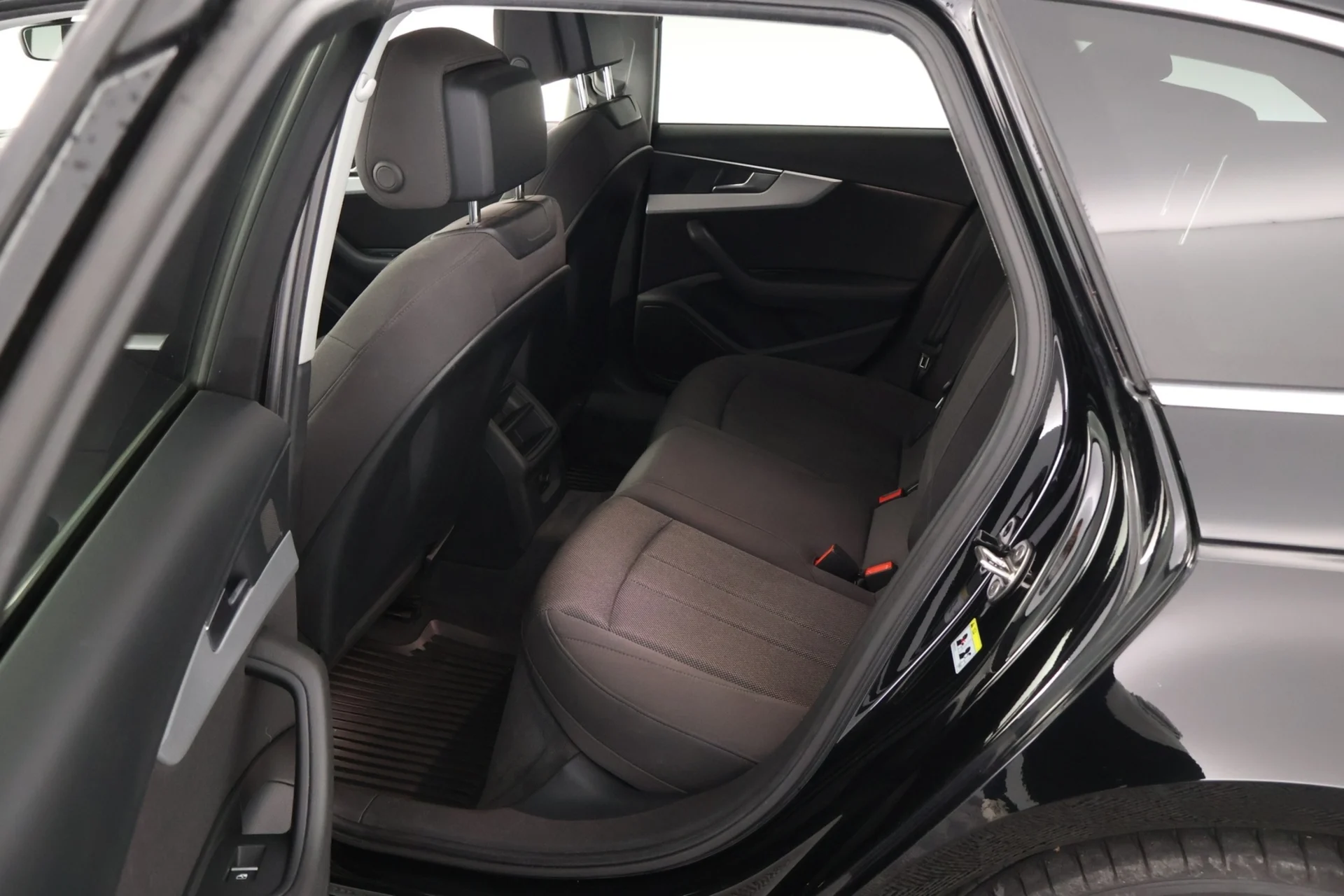 Car Image - ZFoNA7uoi1W0VLLggmUvd