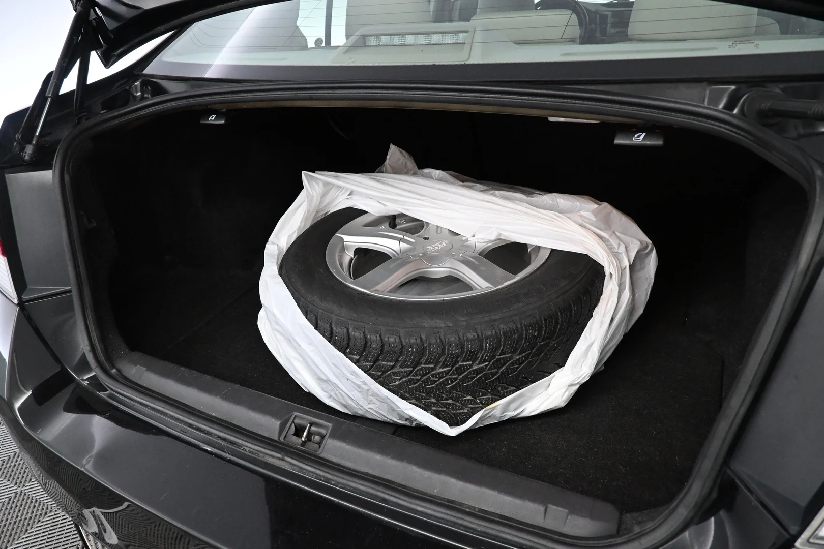 Car Image - 5u9fZ0bIXidALFtr0y9MKS