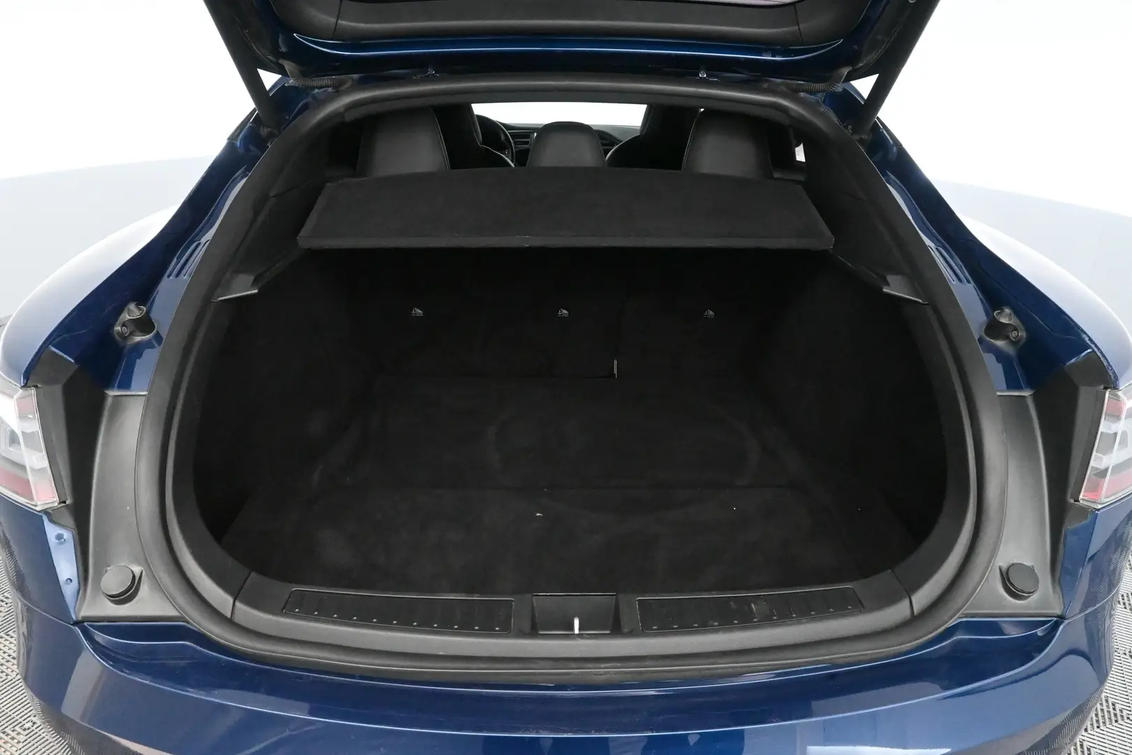 Car Image - 3BvNHp5g23zmnQydoPoaF7