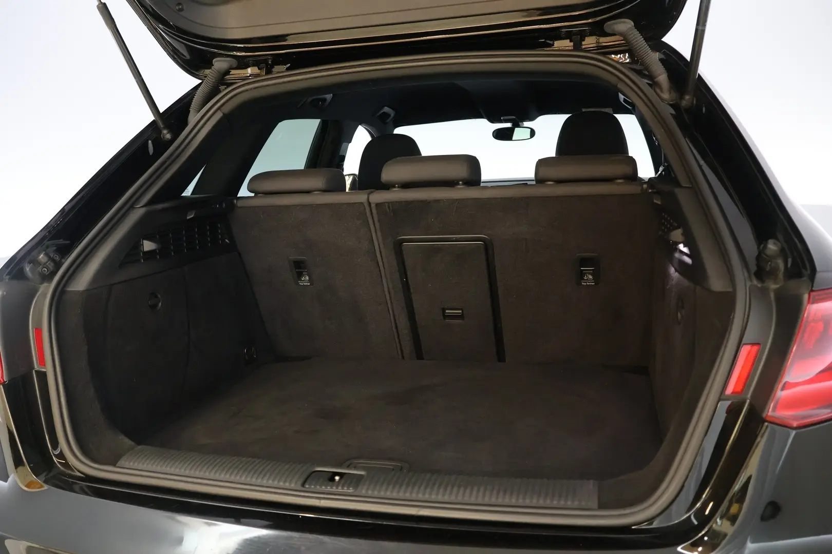 Car Image - 5FwMPiA0Y0BSw9keIxRbLd