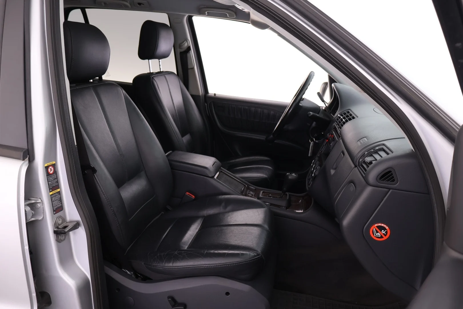 Car Image - 2qwSg4I0SisPDSY3LNTO57
