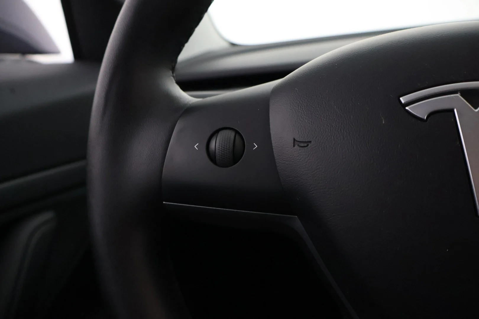 Car Image - 1I77iVXGdCz1ObcgYj6a6Z