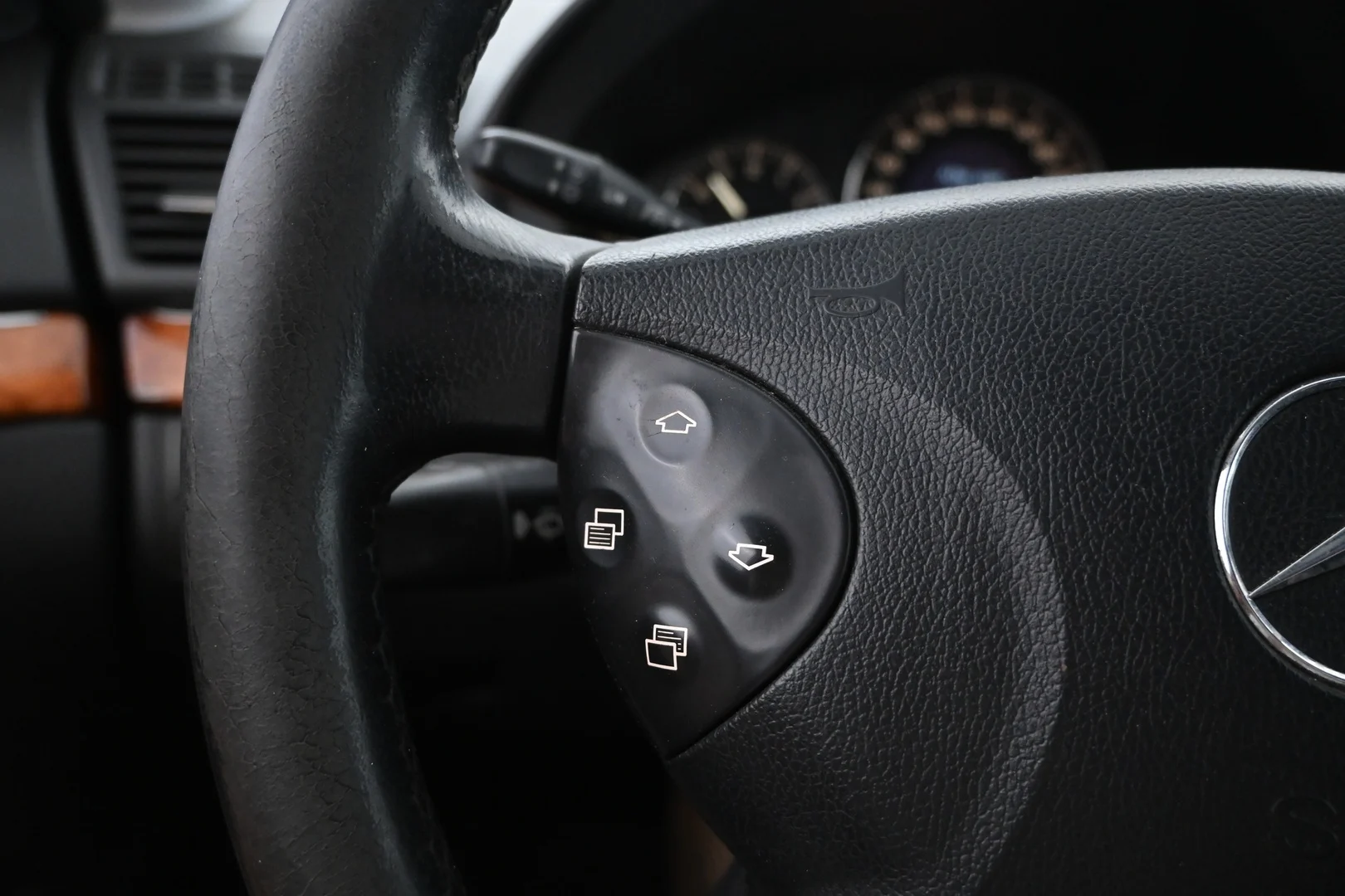 Car Image - 1tC4fkeS1yTSakf7eckrgC