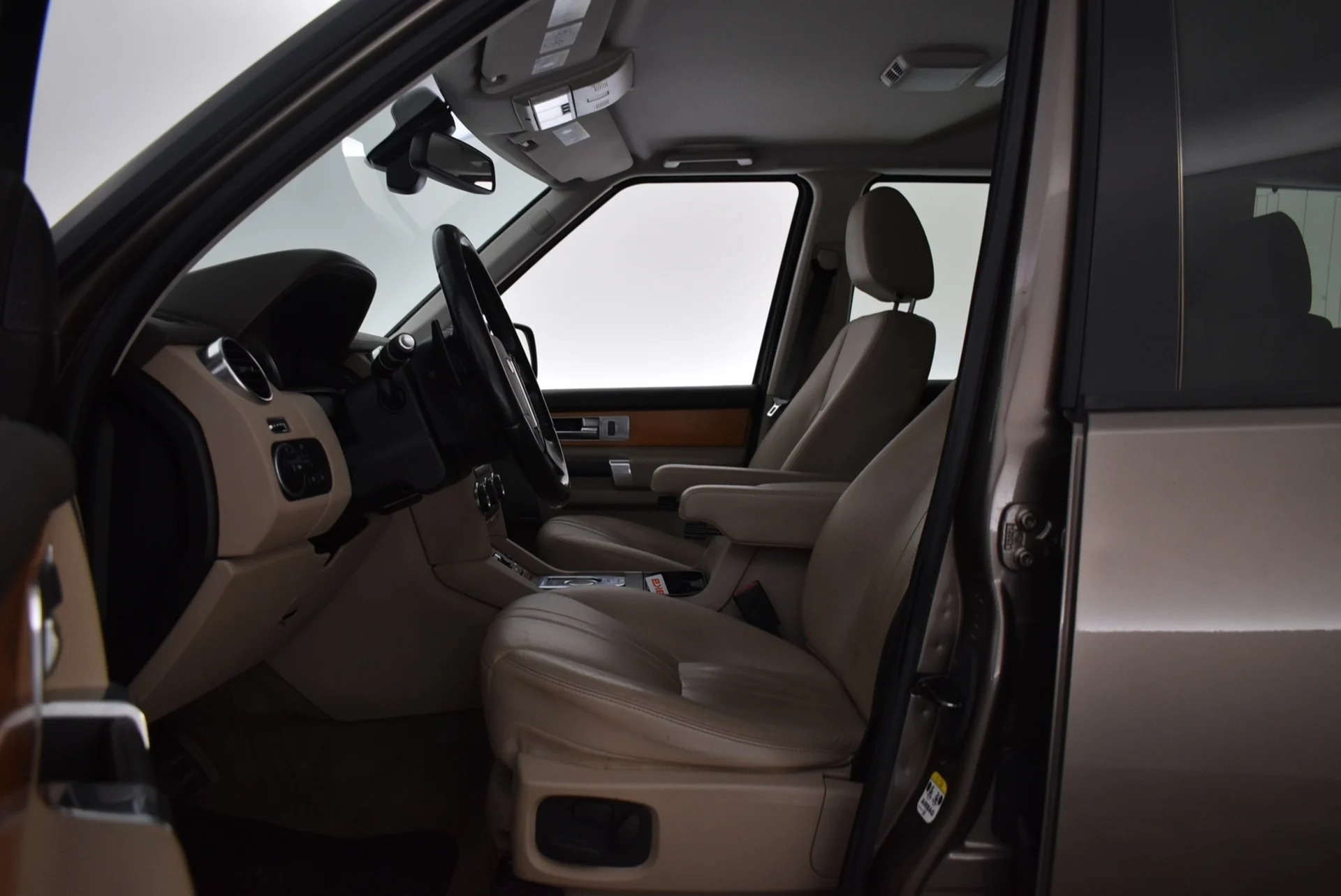 Car Image - ZEkAsc5TcMgAPnhcfie0J