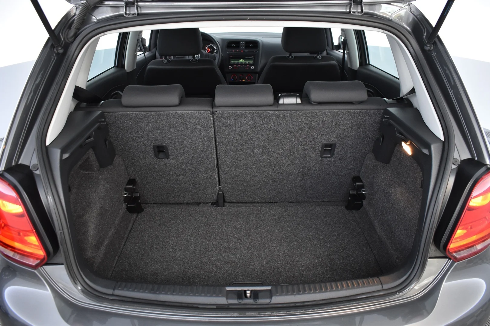 Car Image - 2rKn4bltKem4y3jaBfxYIr