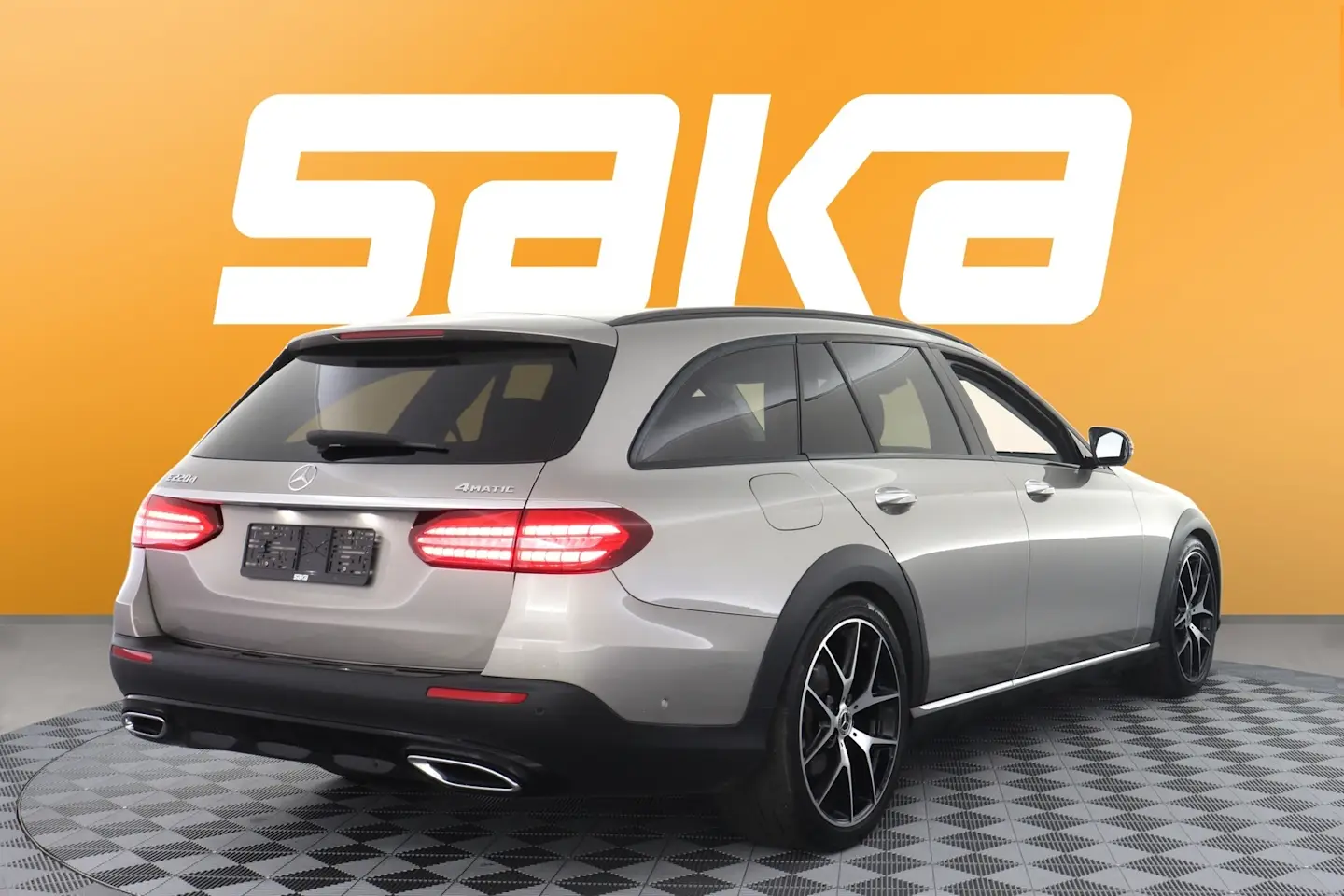 Car Image - 3PQm1YkJIRgl0e9BLc75BP