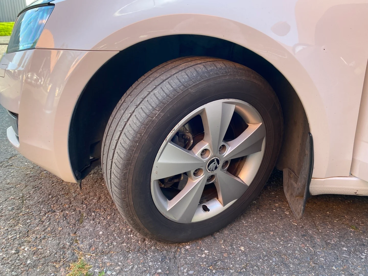 Car Image - 1D1hCris7iIQ37QVWdXhfO