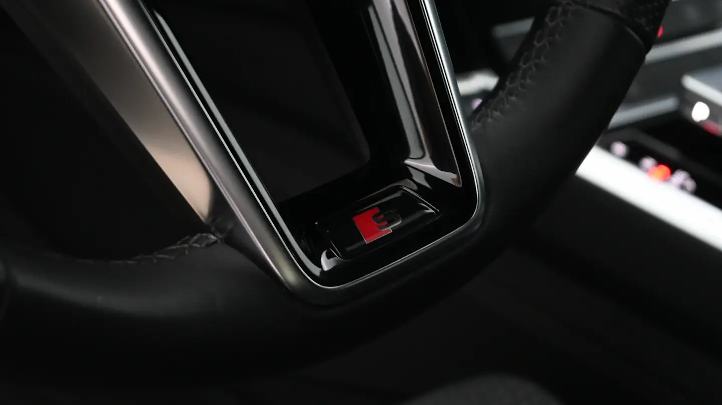Car Image - 2Ji56n4gU5OsKzdobDPTuK