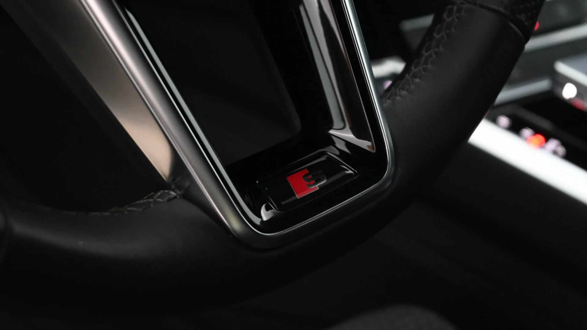 Car Image - 2Ji56n4gU5OsKzdobDPTuK