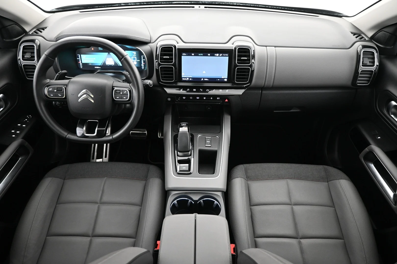 Car Image - 7yp8Ie7UvVOYfo8vTwTFHV