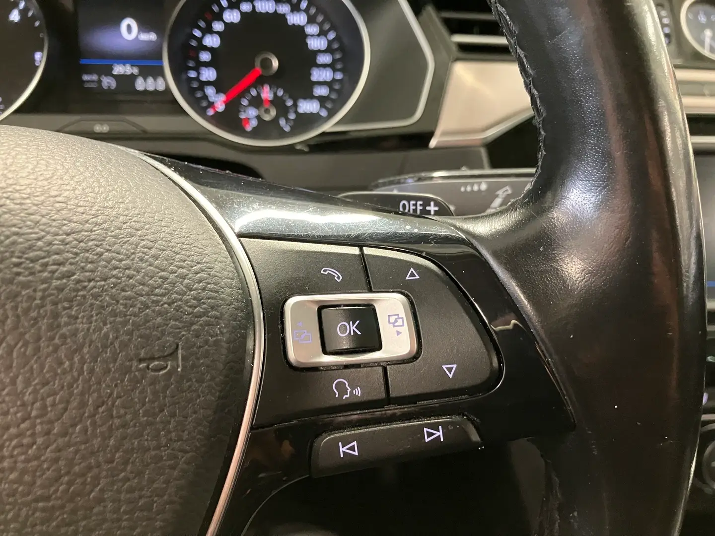 Car Image - 7mrSUJA3WqJEXlKtqLz8Cl