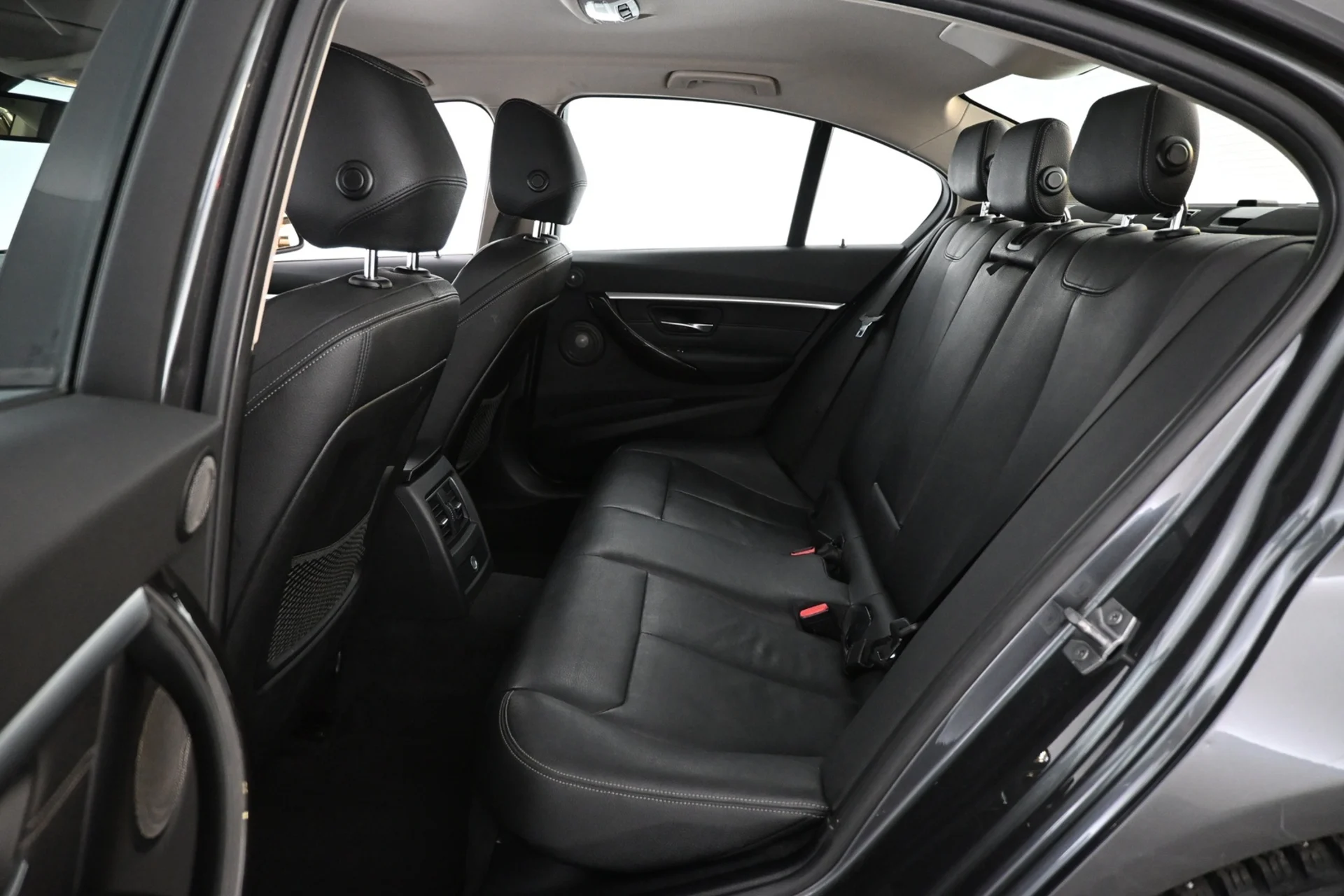 Car Image - 15JcEBgWUlgB0Wd8dvw92F