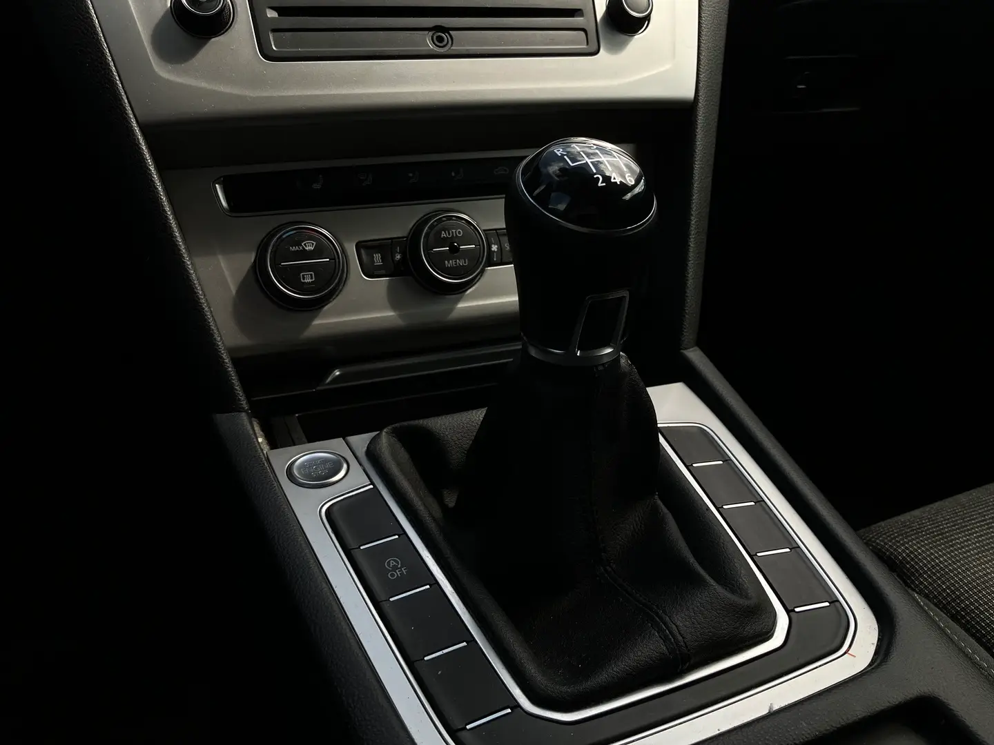 Car Image - 2srTTm7FIiH5sVSRU9X4nu
